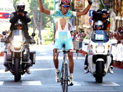 Prima tappa Giro della Lunigiana juniores. Vince Maxat Ayazbayev del Kazakistan.