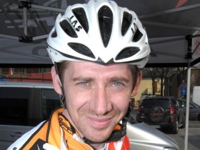 Semperlux Axevo Haibike. Oscar Lazzaroni cade in allenamento e si frattura la tibia.