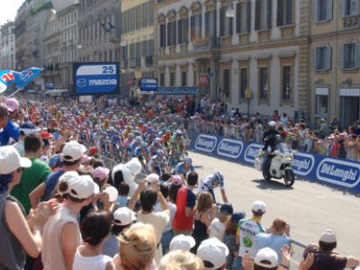 Nasce la Lega Ciclismo Professionistico.
