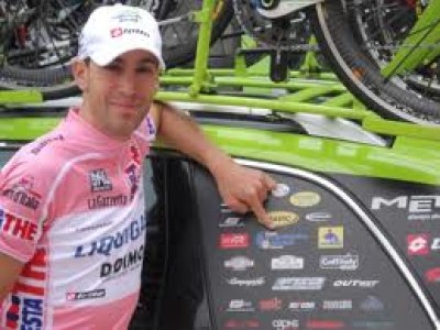 Operato Nibali per rimuovere una placca applicata per ricomporre la frattura alla clavicola.