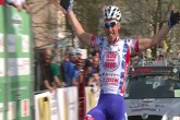 Spettacolare cavalcata solitaria di Simone Bevilacqua -Work Servis - nel 4 giro di primavera a San Vendemiano